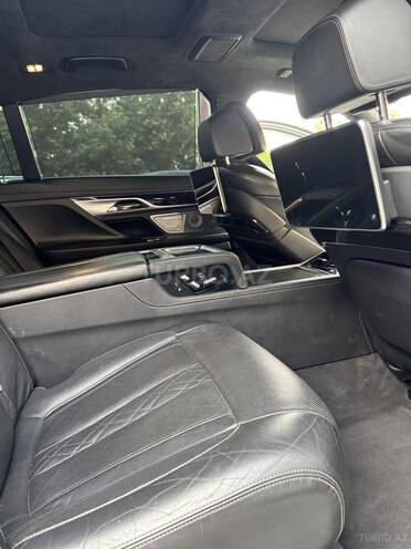 BMW 750-13