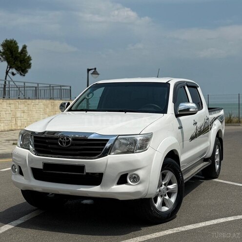 Toyota Hilux-3