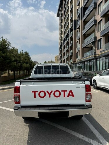 Toyota Hilux-5