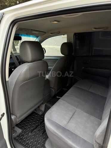 Toyota Hilux-10