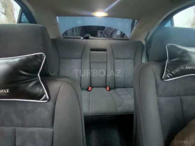 Mercedes E 240-16