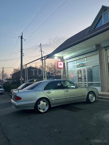 Mercedes E 240-15