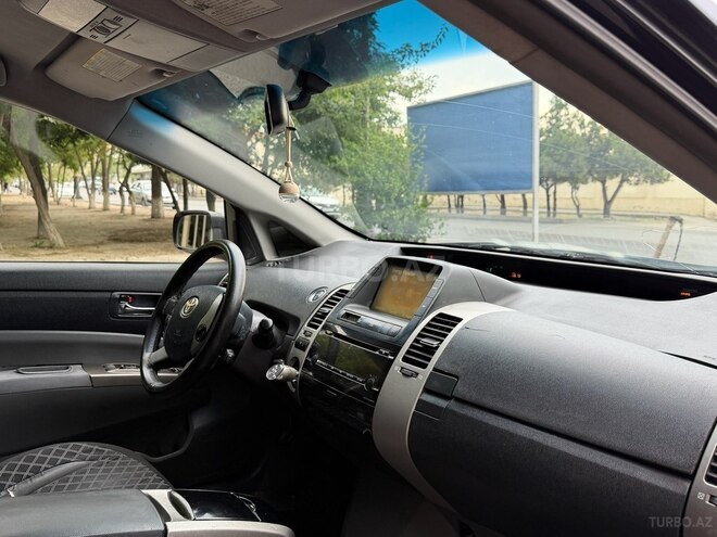 Toyota Prius-3