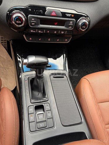 Kia Sorento-12