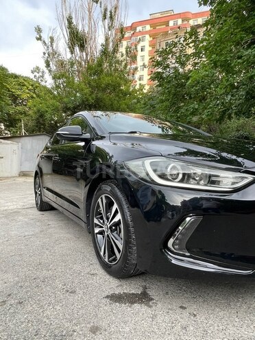 Hyundai Avante-5