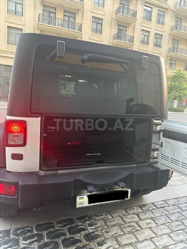 Jeep Wrangler-13