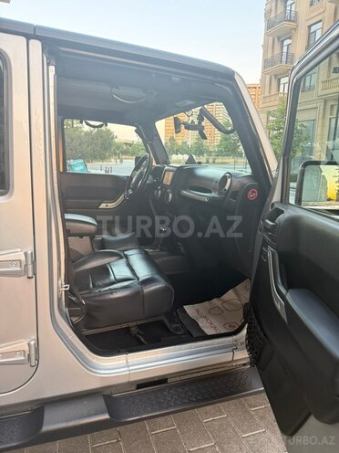 Jeep Wrangler-16