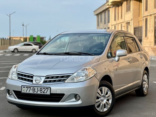 Nissan Tiida-5