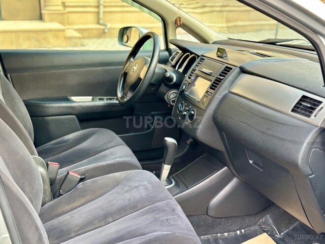 Nissan Tiida-19