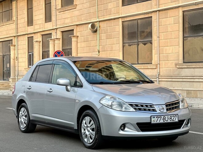 Nissan Tiida-4