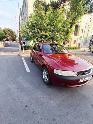 Opel Vectra-4