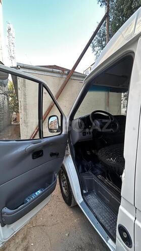 Ford Transit-8