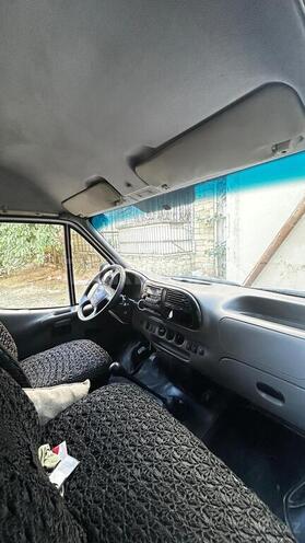 Ford Transit-9