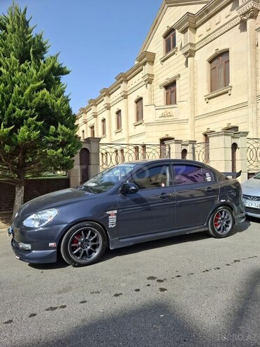 Hyundai Accent-2