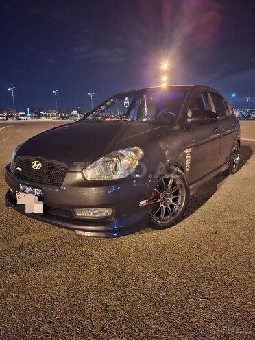 Hyundai Accent-4