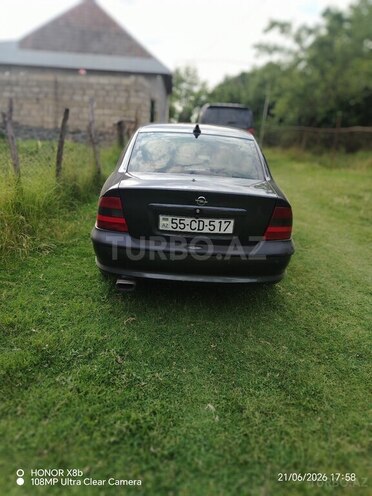 Opel Vectra-4