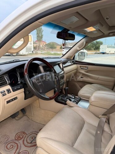 Lexus LX 570-11