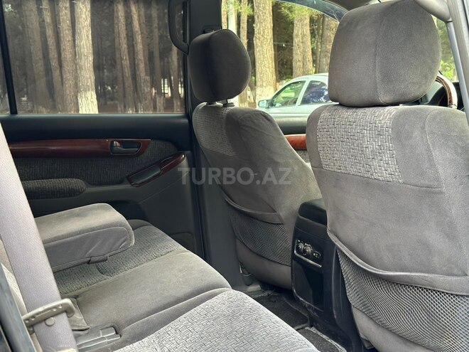 Toyota Land Cruiser Prado-8