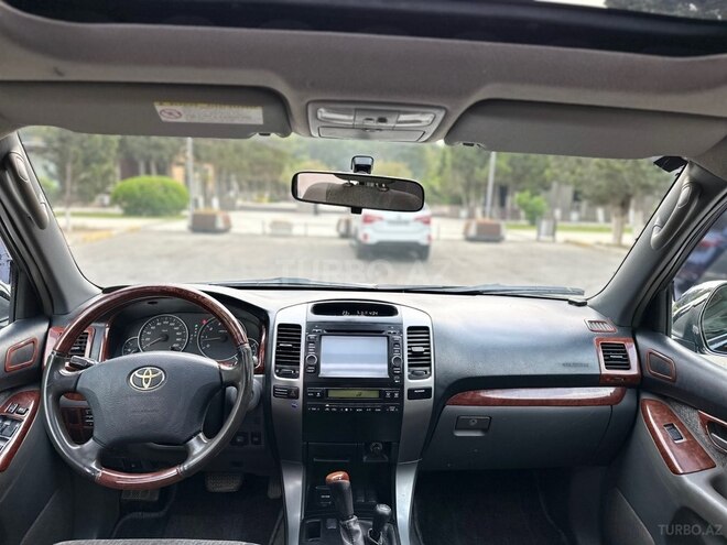 Toyota Land Cruiser Prado-17