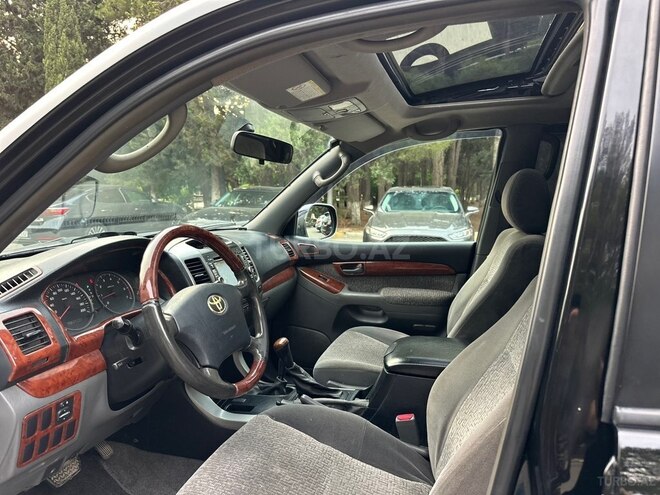 Toyota Land Cruiser Prado-12
