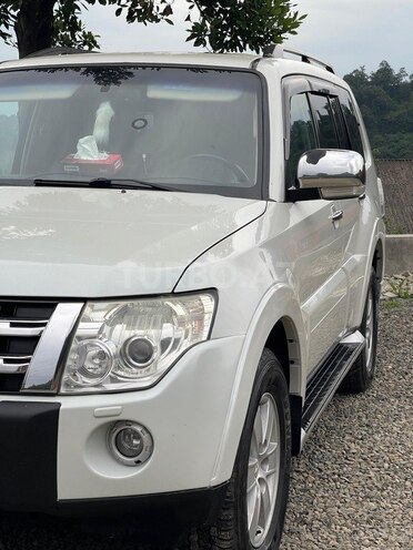 Mitsubishi Pajero-3