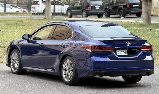 Toyota Camry-11