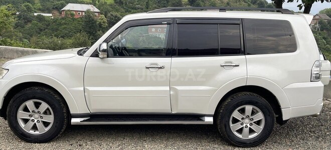 Mitsubishi Pajero-10