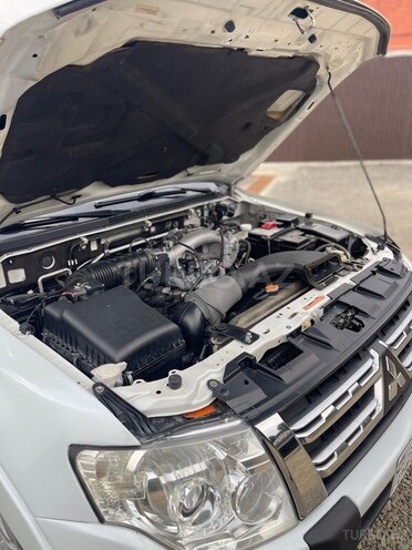 Mitsubishi Pajero-21