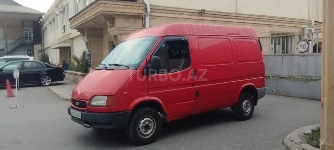 Ford Transit-13