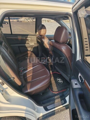 Hyundai Santa Fe-12