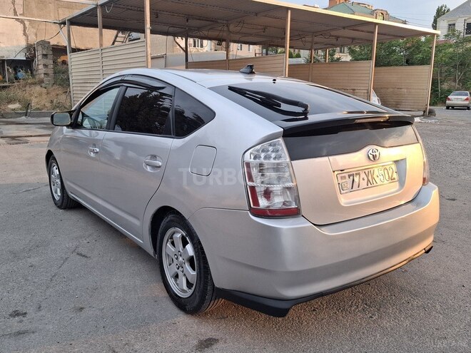Toyota Prius-5