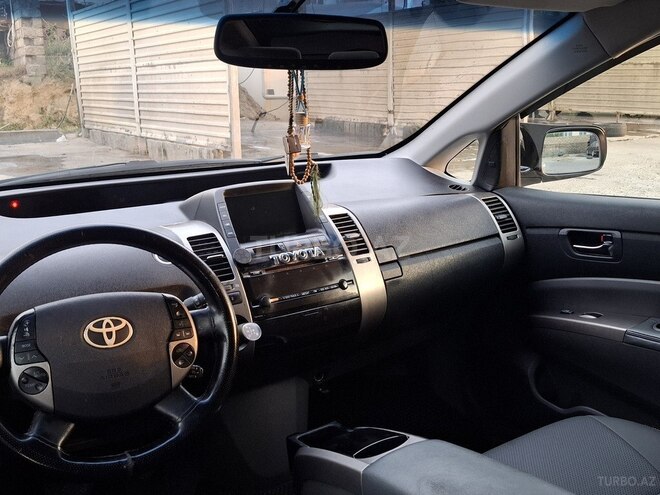 Toyota Prius-8