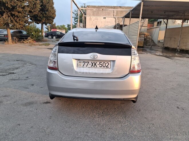 Toyota Prius-4
