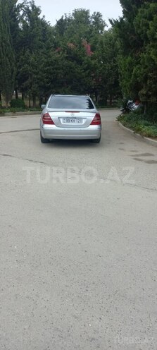 Mercedes E 240-5