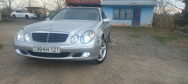 Mercedes E 240-8