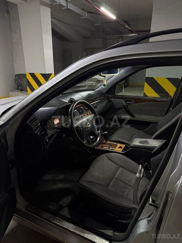 Mercedes E 240-3