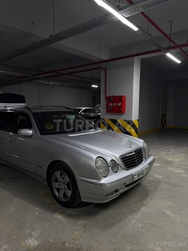 Mercedes E 240-6