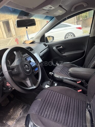 Volkswagen Polo-7