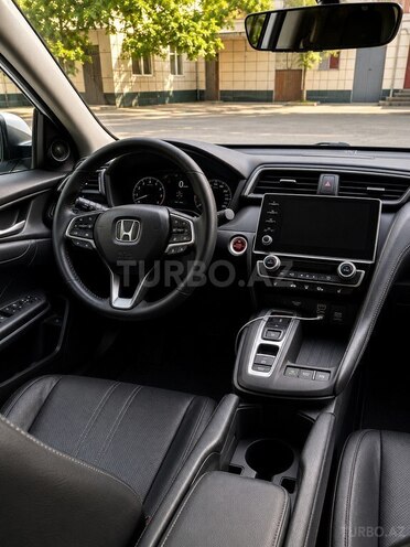 Honda Insight-7