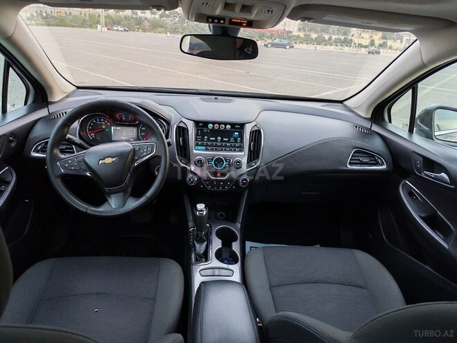 Chevrolet Cruze-13