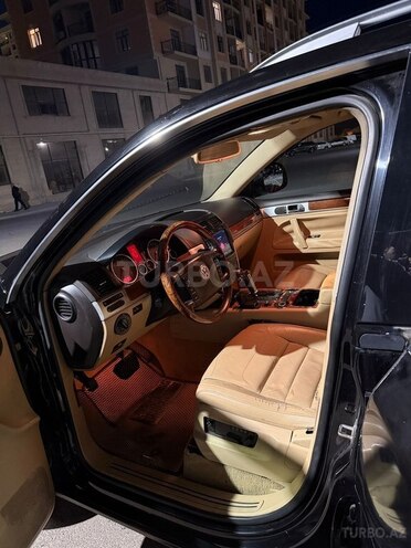 Volkswagen Touareg-8
