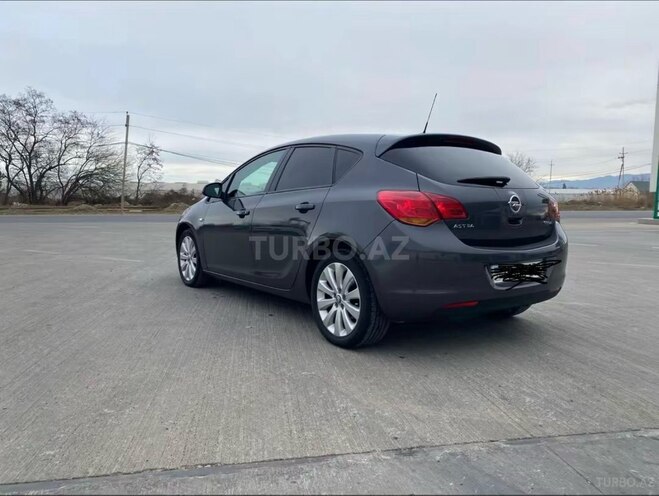 Opel Astra-2