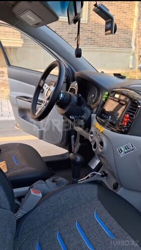Hyundai Accent-9