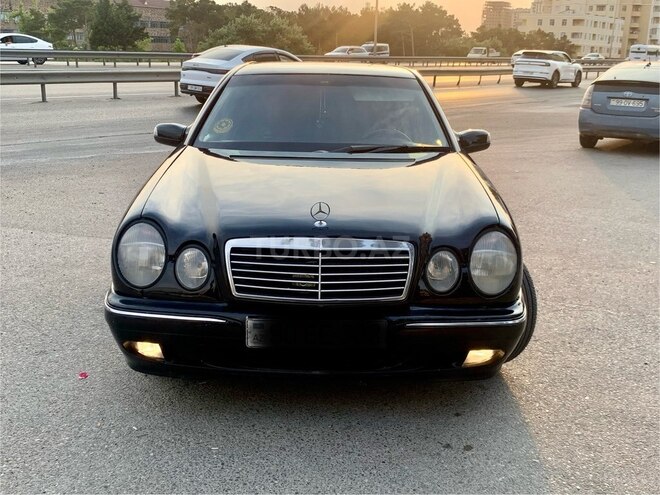 Mercedes E 220-2