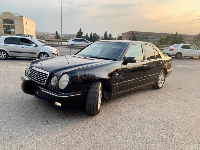 Mercedes E 220-3