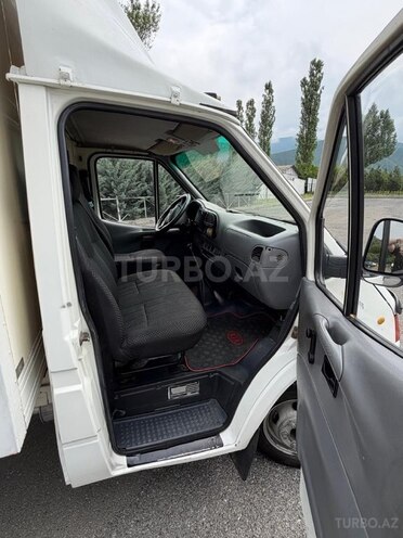 Ford Transit-5