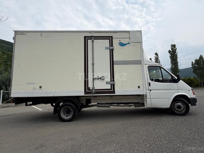 Ford Transit-6