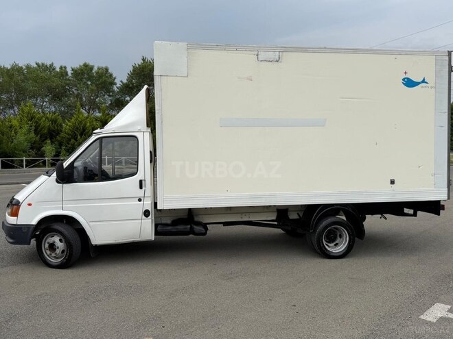 Ford Transit-13