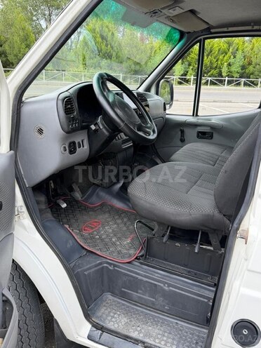 Ford Transit-14