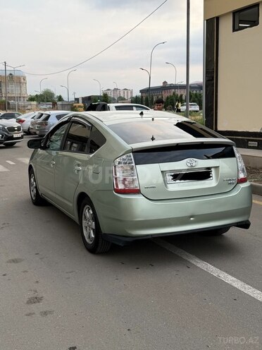 Toyota Prius-2